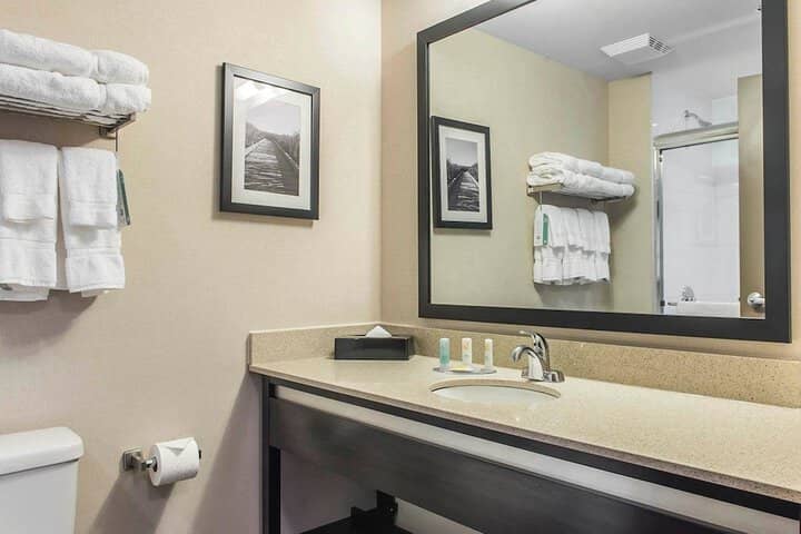 Room 33 of 54